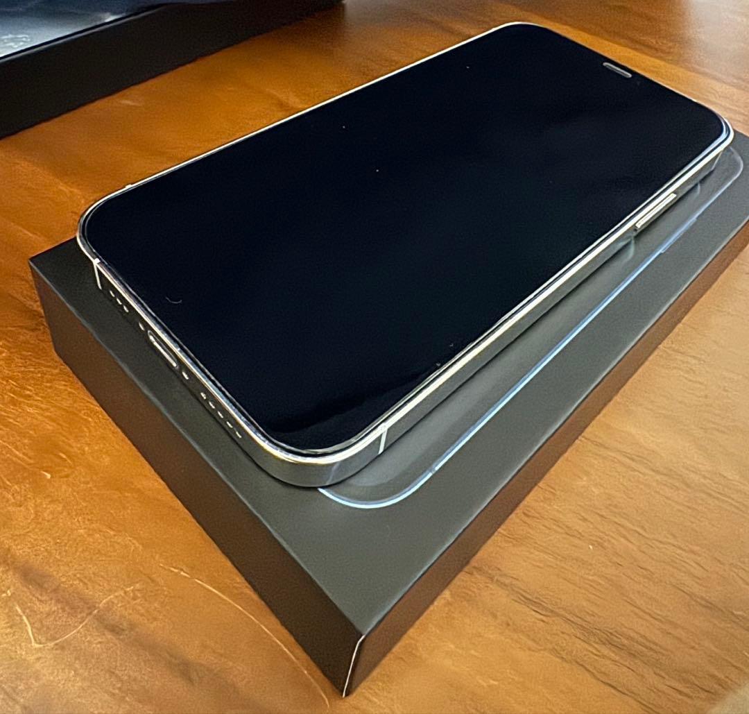 SIMフリー　Apple iPhone 12 シルバー 本体 箱付き