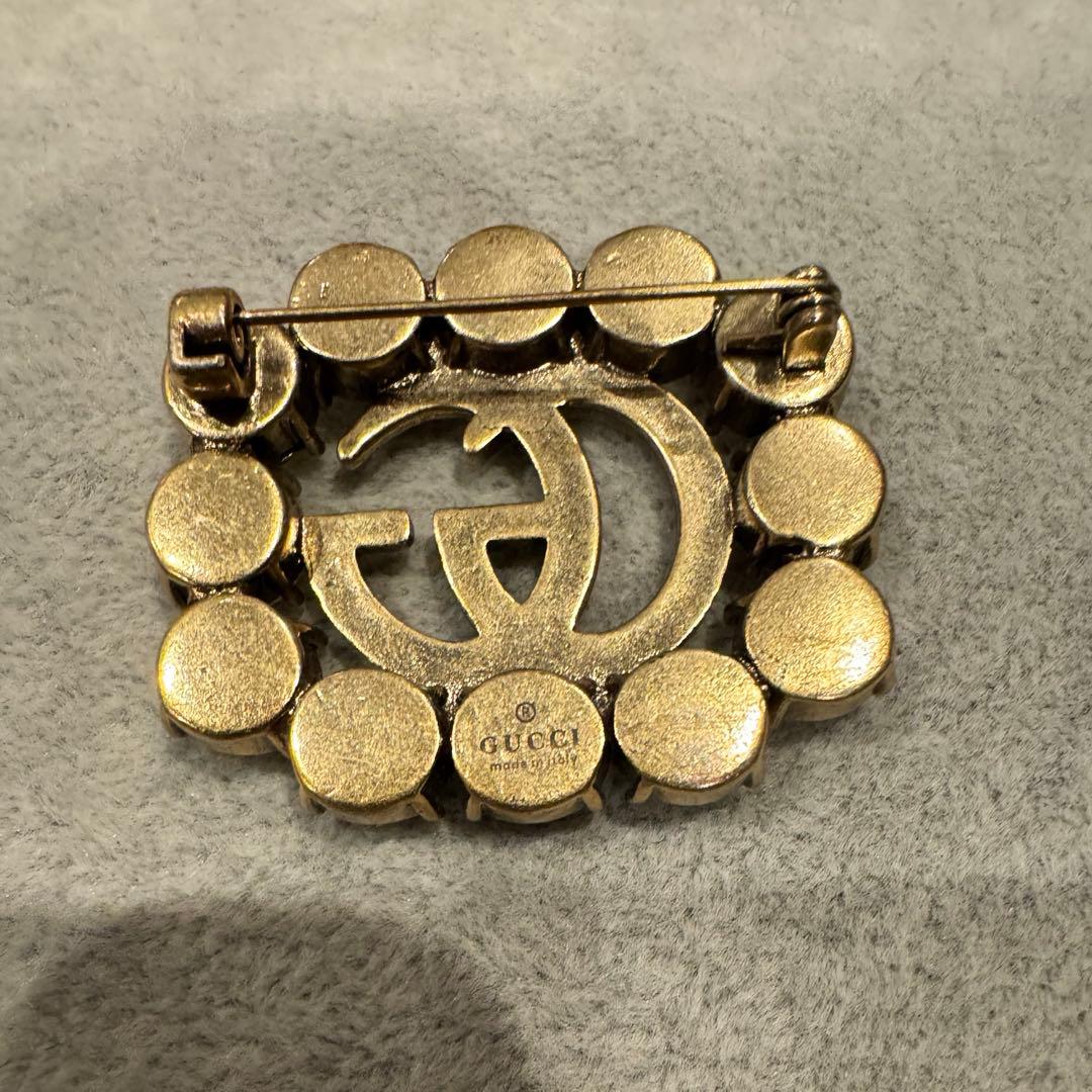 グッチ GUCCI クリスタル付き メタル ダブルG ブローチ　バッジ