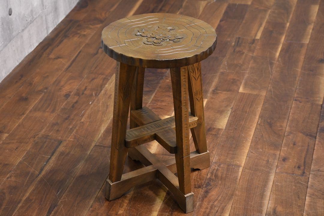 EHK15 伝統工芸 軽井沢彫り スツール 桜彫刻 細密彫刻 丸椅子 飾り台