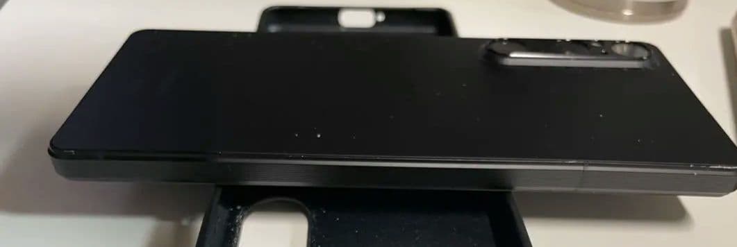 Xperia1 v docomo版 simフリー本体 画面ひびあり