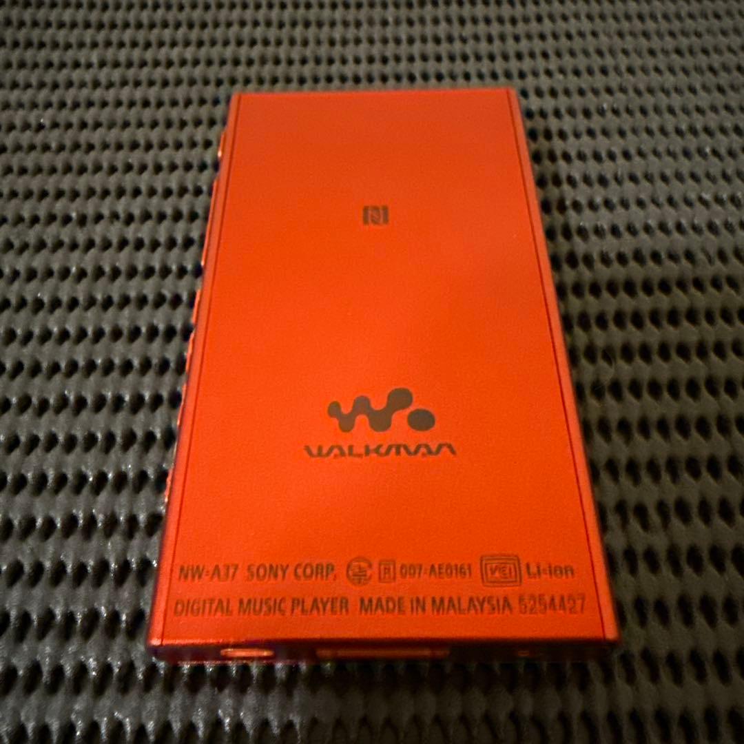 J67 ほぼ未使用　SONY NW-A37 デジタル音楽プレーヤー オレンジ