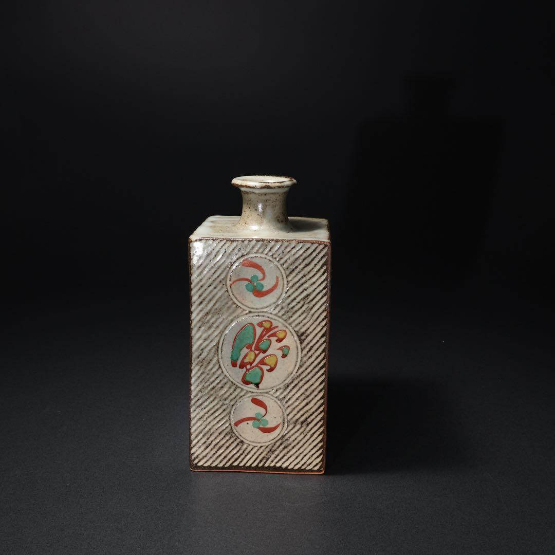 人間国宝　島岡達三　象嵌赤絵方壺　縄文象嵌　角瓶　共箱　R1463K3