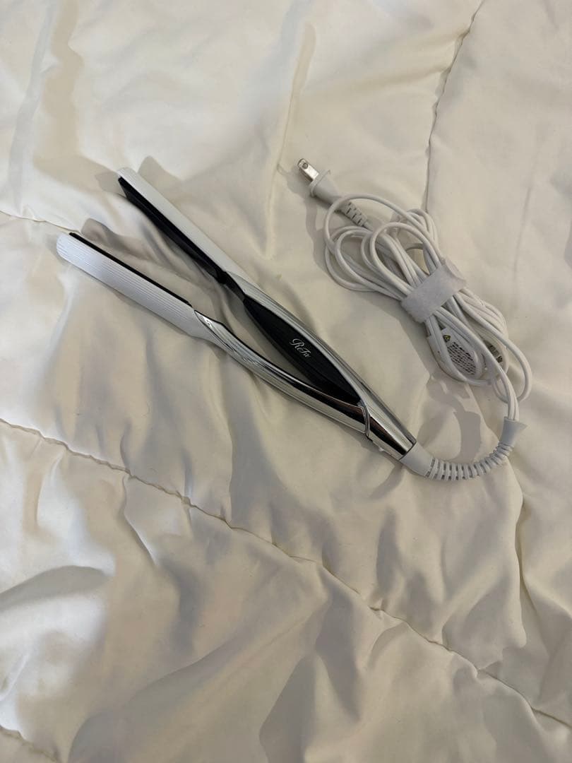★セール★ 美品　ReFa ストレートヘアアイロン ホワイト/シルバー