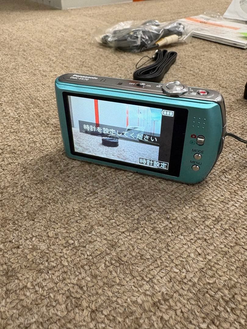 【新品同様】Panasonic LUMIX DMC-FX70 コンデジ ブルー