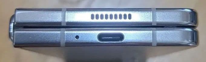 中古 韓国製 Samsung Galaxy Z Fold5 クリーム