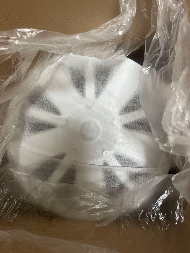 14インチ ホイール４本セット　ホイールキャップ付き