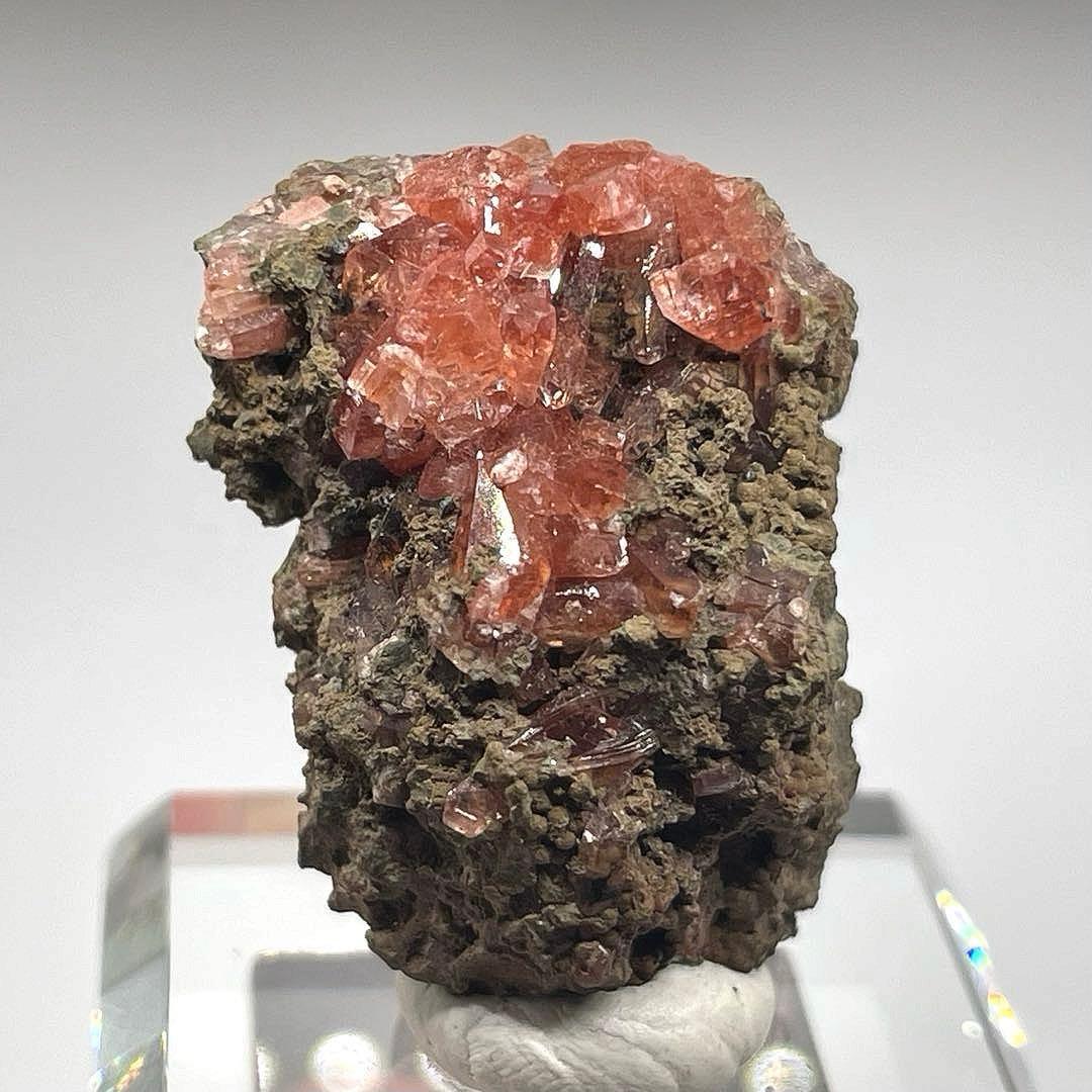 ペルー産　ロードクロサイト(菱マンガン鉱) 鉱物標本