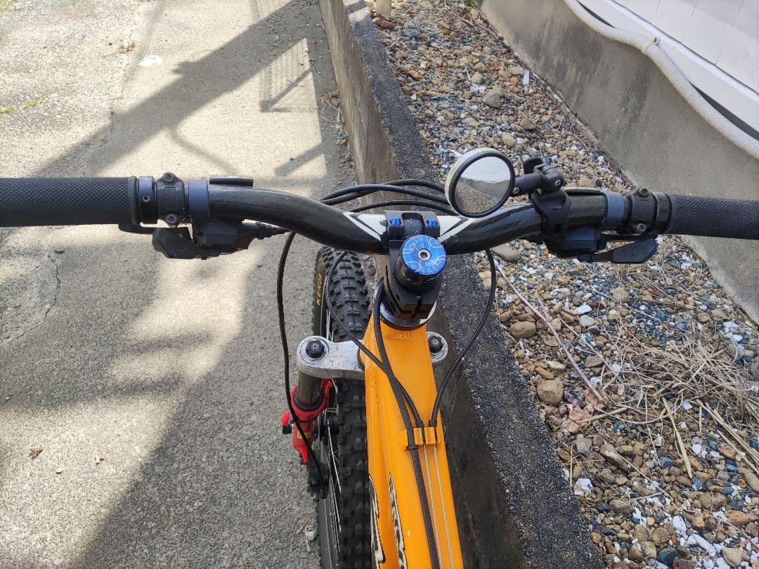 Kona マウンテンバイク カラーオレンジ/グリーン/レッド 26mtb