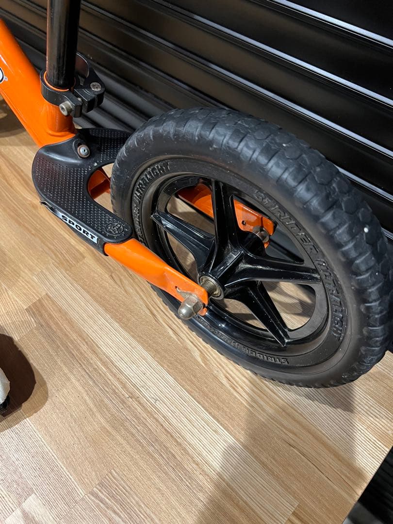 STRIDER バランスバイク オレンジ プロテクター付き