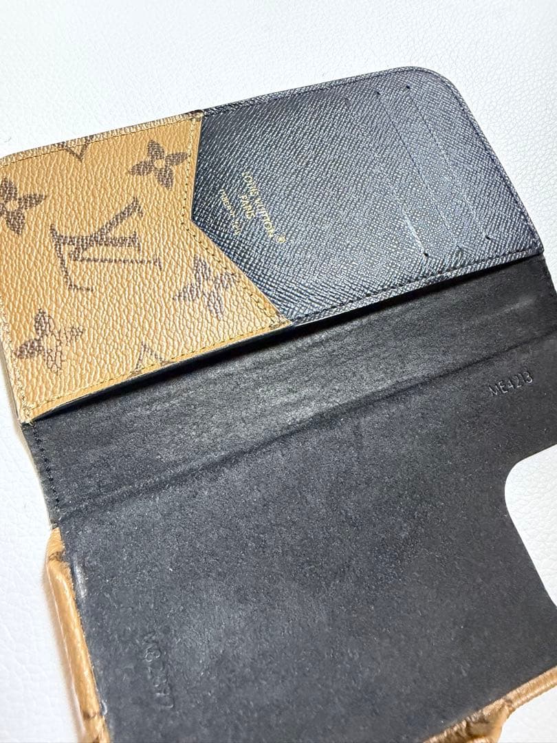 Louis Vuitton ルイヴィトン iPhone15 Pro 手帳型