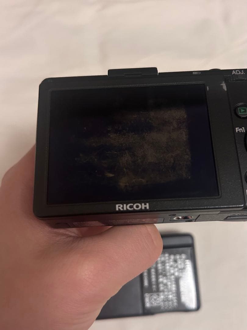 RICOH GR DIGITAL III 本体と付属品