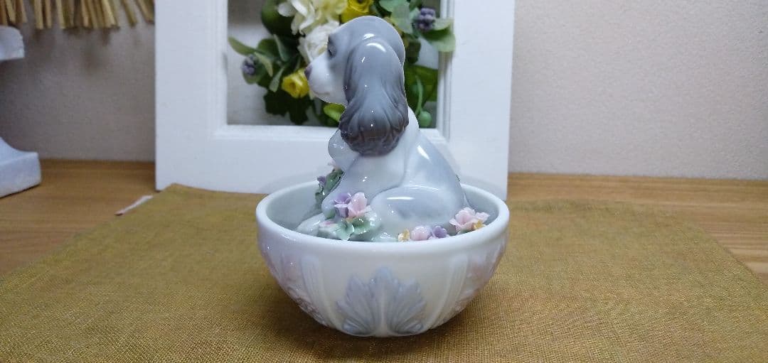 【美品】リヤドロ lladro 6617 卵の中に犬 パピー 飾り物