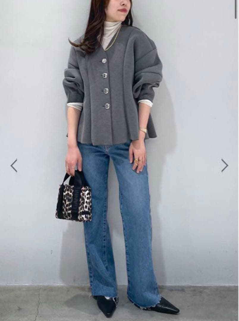 ADAM ET ROPÉ FEMME ミックスボタンペプラムカーディガン