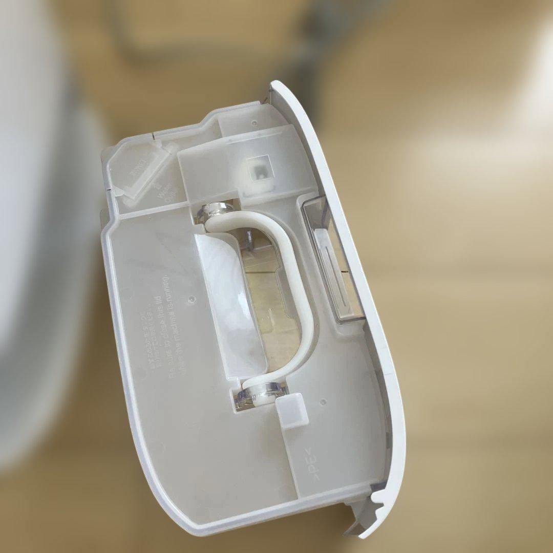 Panasonic 除湿機 ホワイト　F-YZT60 2020年製