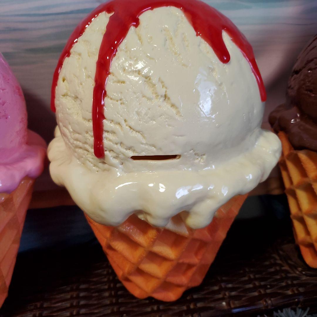 リアルアイスクリーム装飾品（ピンク・ホワイト・ブラウン）貯金箱３セット