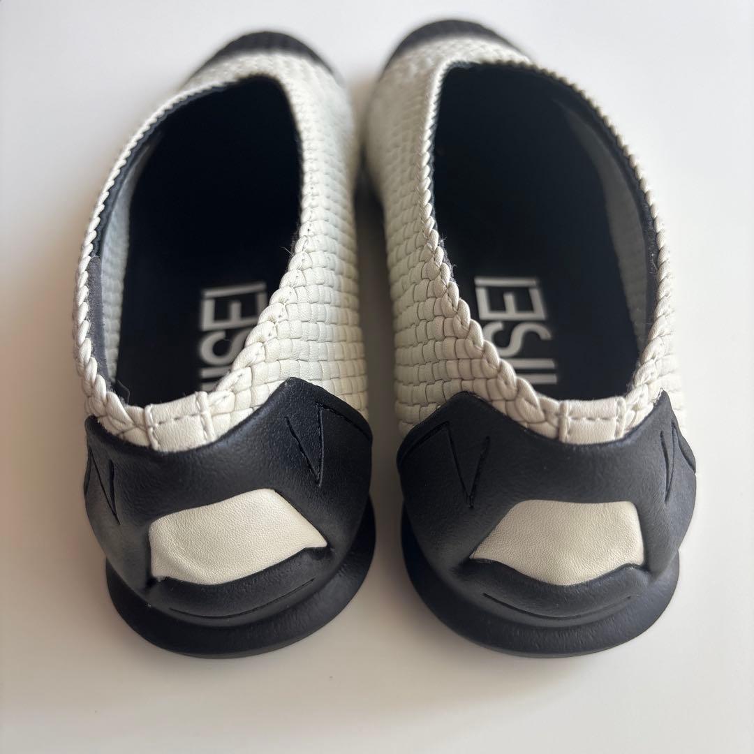 靴 SHISEI MESH ROUND V PUMPS / WHITExBLACK