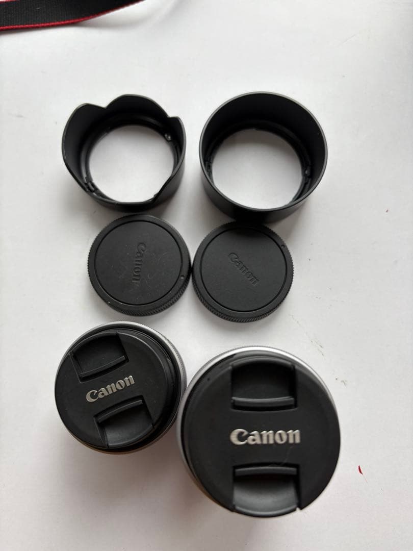 Canon EOS M200 ダブルズームキット ホワイト　ミラーレス一眼