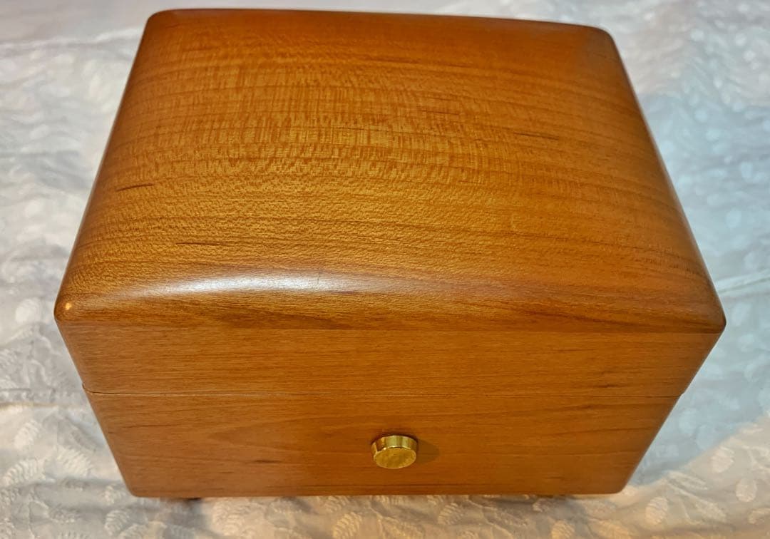 リュージュ社ムーブメントのオルゴール　シューベルトの鱒のメロディー