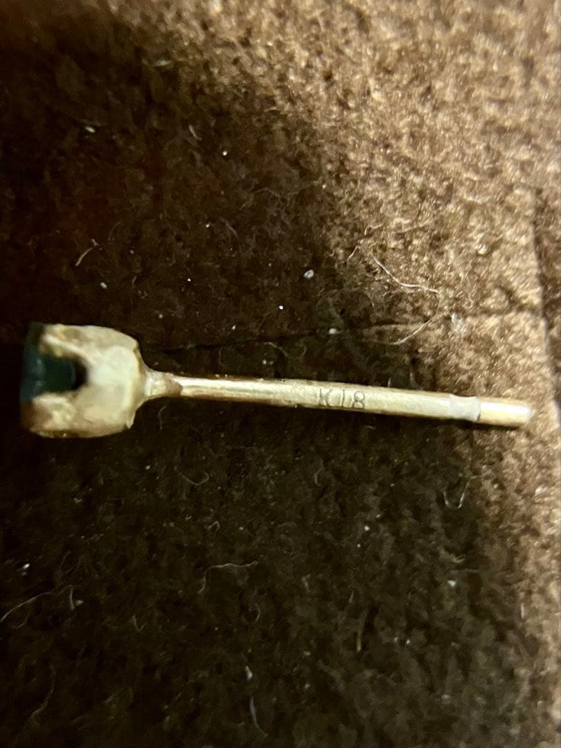 シ*ダ様 K18※片耳用＊かわいいパライバトルマリンのスタッドピアスです