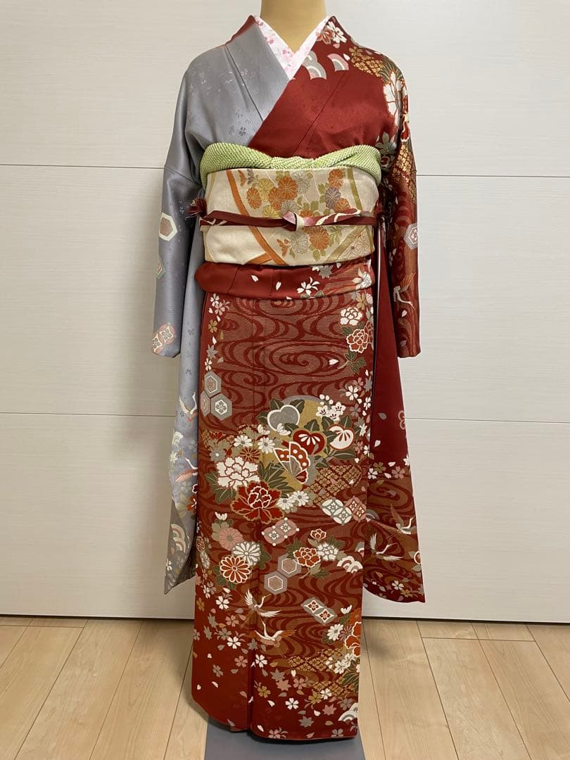 振袖 赤とグレー 古典柄　フルセット