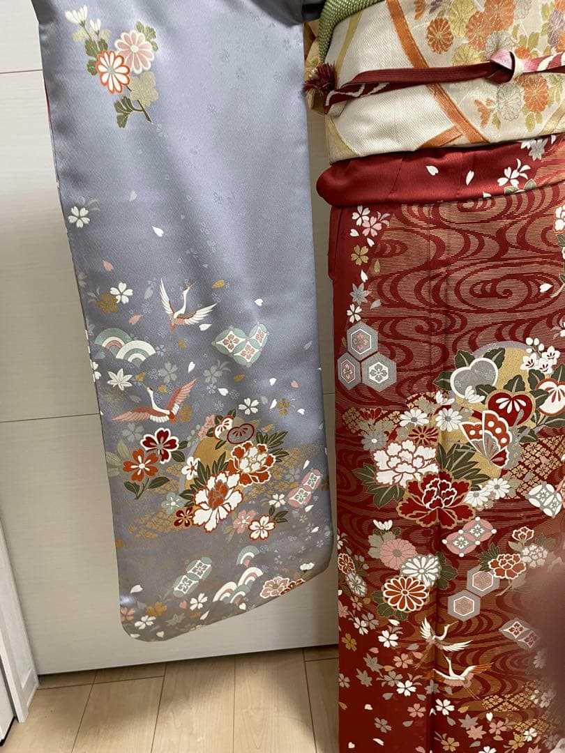 振袖 赤とグレー 古典柄　フルセット