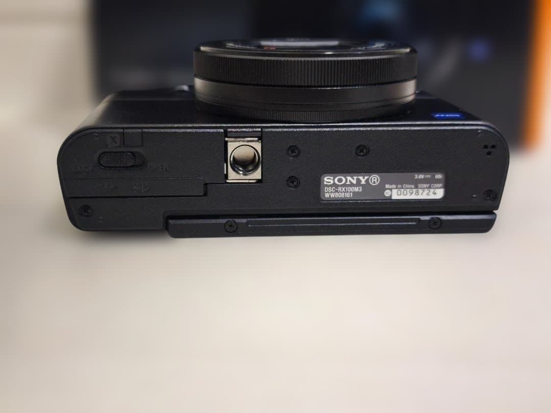 ソニー　SONY Cyber-shot DSC-RX100M3