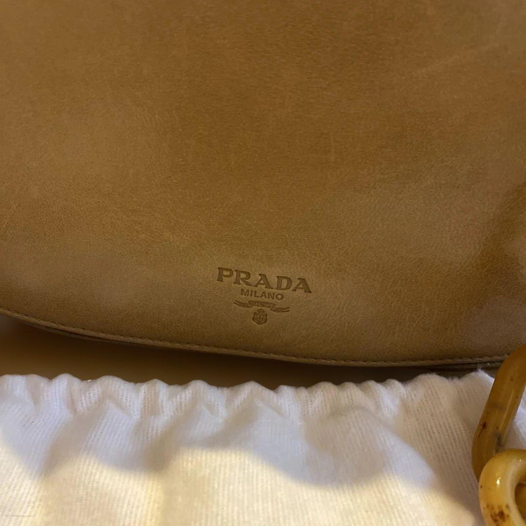 PRADA ベージュレザー ショルダーバッグ