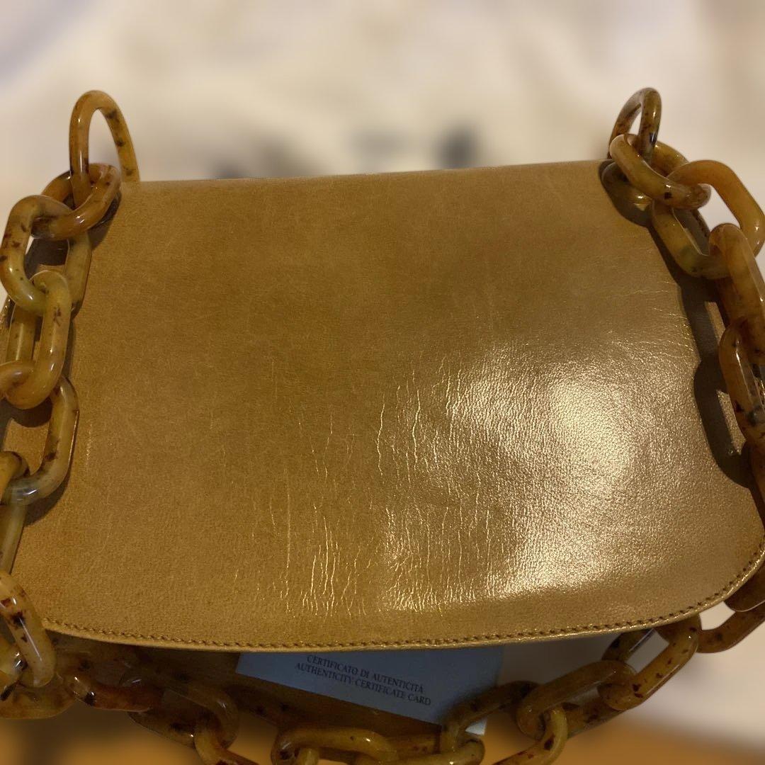 PRADA ベージュレザー ショルダーバッグ