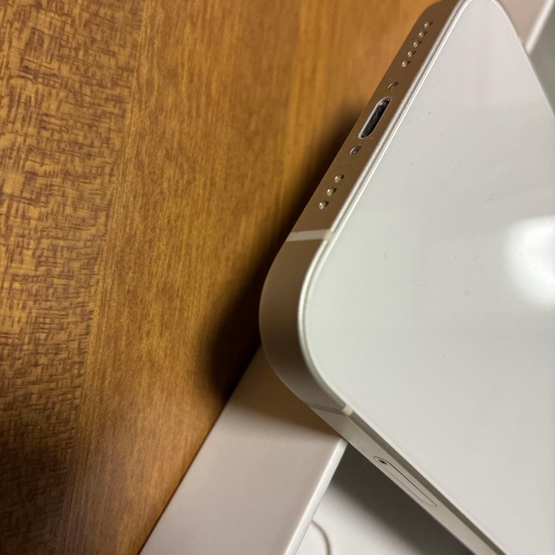 Apple iPhone 13 ホワイト 本体 充電ケーブル付