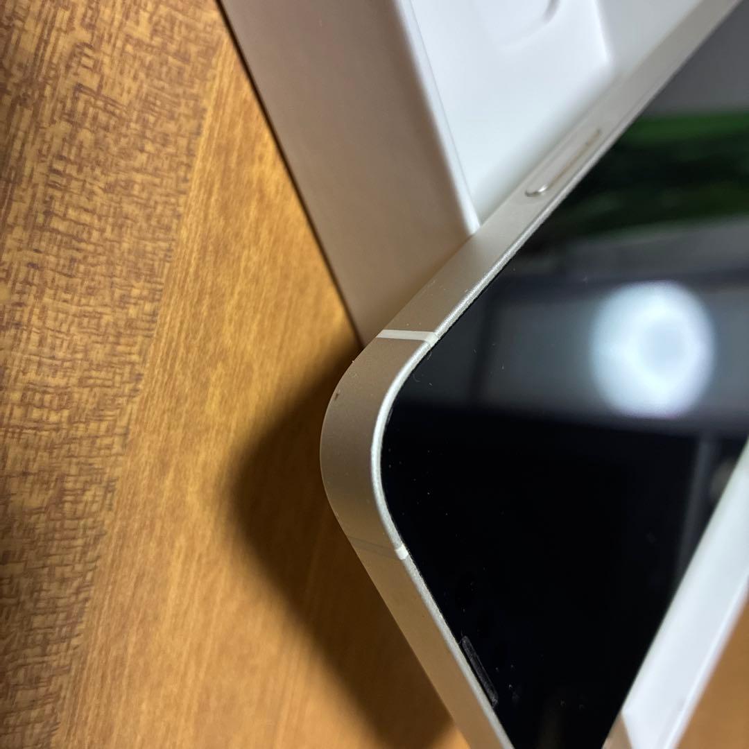 Apple iPhone 13 ホワイト 本体 充電ケーブル付