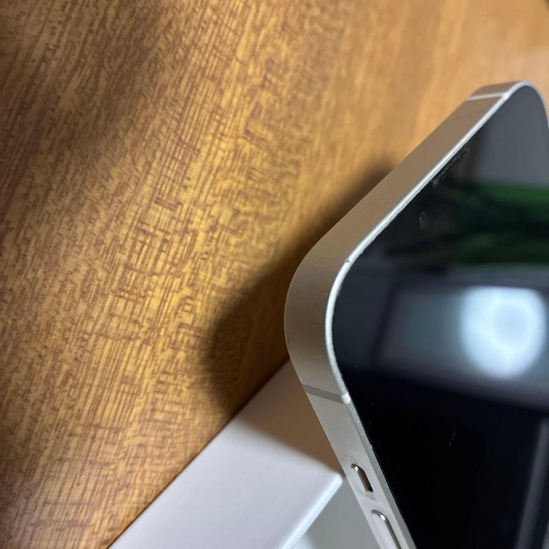 Apple iPhone 13 ホワイト 本体 充電ケーブル付