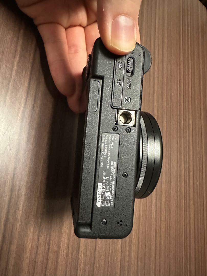 ☆美品☆ SONY VLOGCAM ZV-1本体+シューティンググリップ