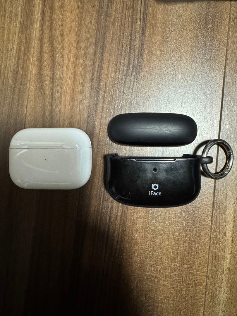 Apple AirPods Pro 第一世代　【中古品•消毒拭き取り済み】