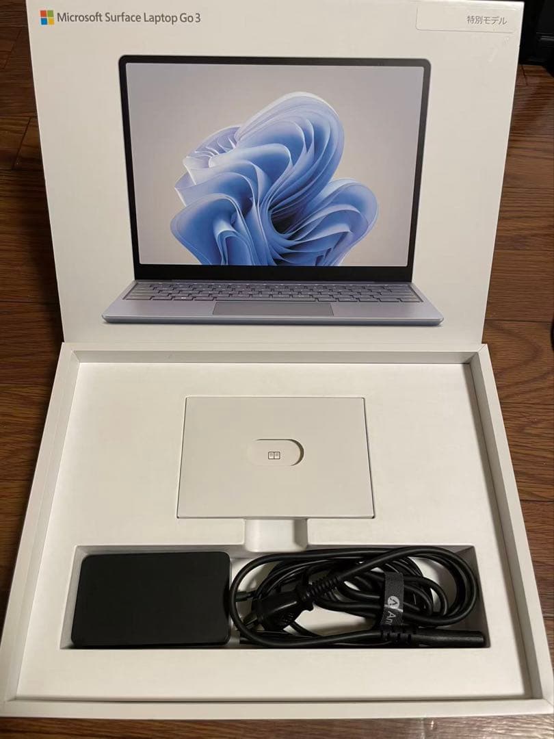 極美品 Surface Laptop Go 3 i5-12 16GB 512GB