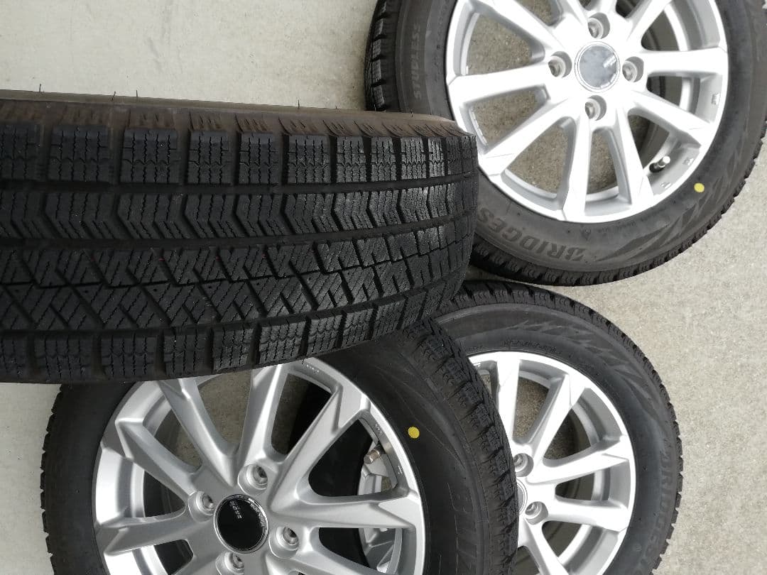 14インチ ブリザック スタッドレスタイヤ ホイールセット