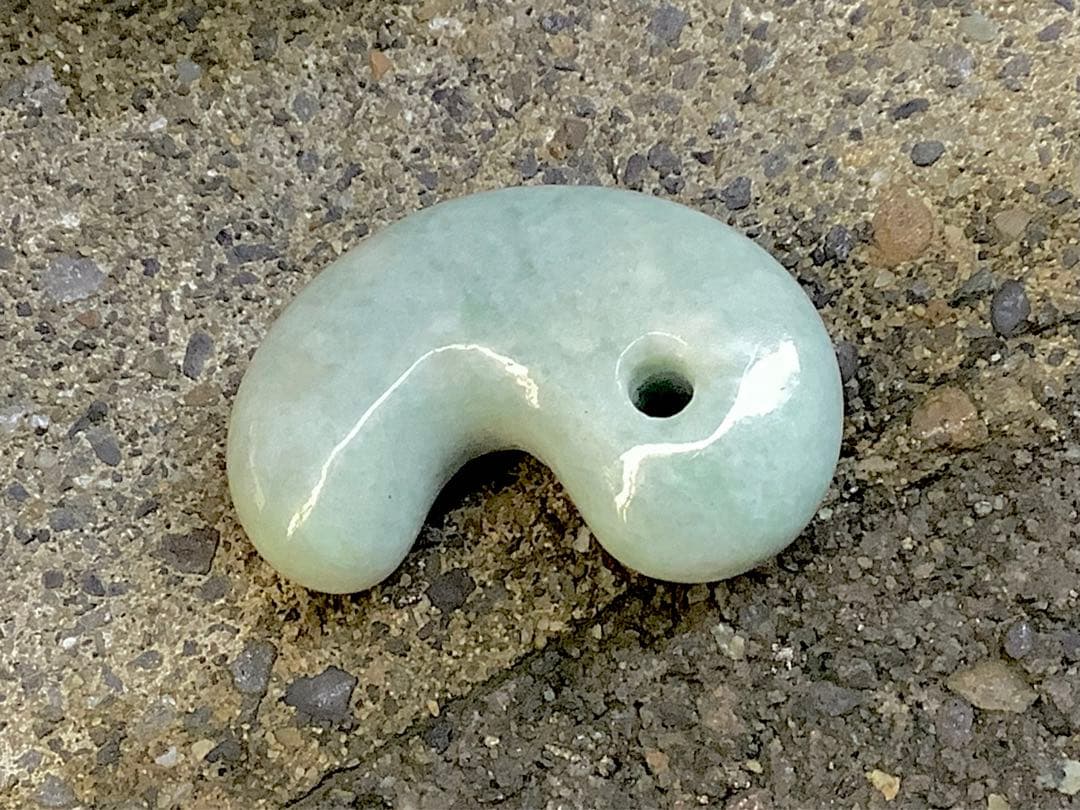 ⭕️幸福を呼び込む勾玉‼️ 糸魚川翡翠小滝産勾玉　鑑定ソーティング付　本物の高品質を