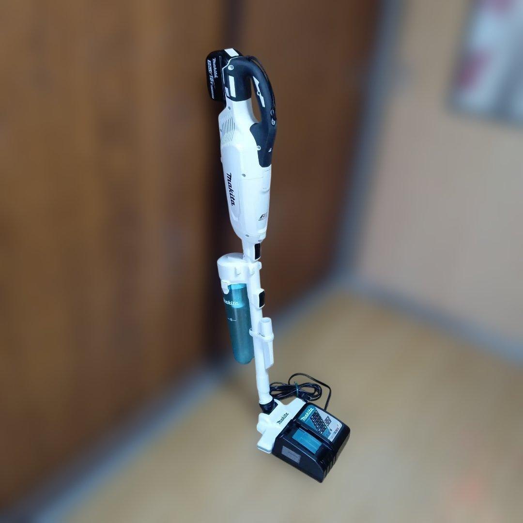 マキタ18V充電式クリーナーCL282FD純正バッテリー、充電器、サイクロン付