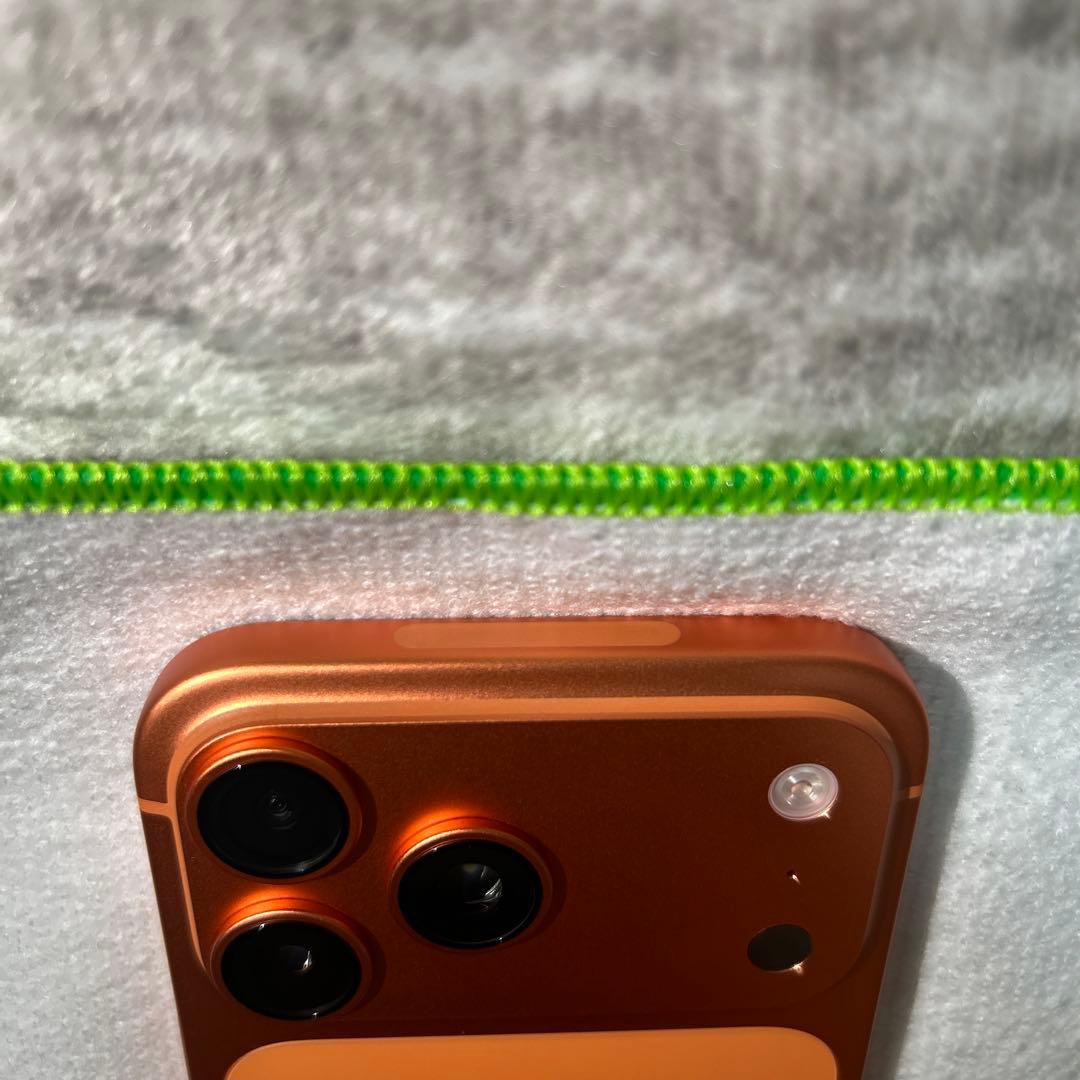 クマちゃん iPhone17ProMax 512GB コズミックオレンジ