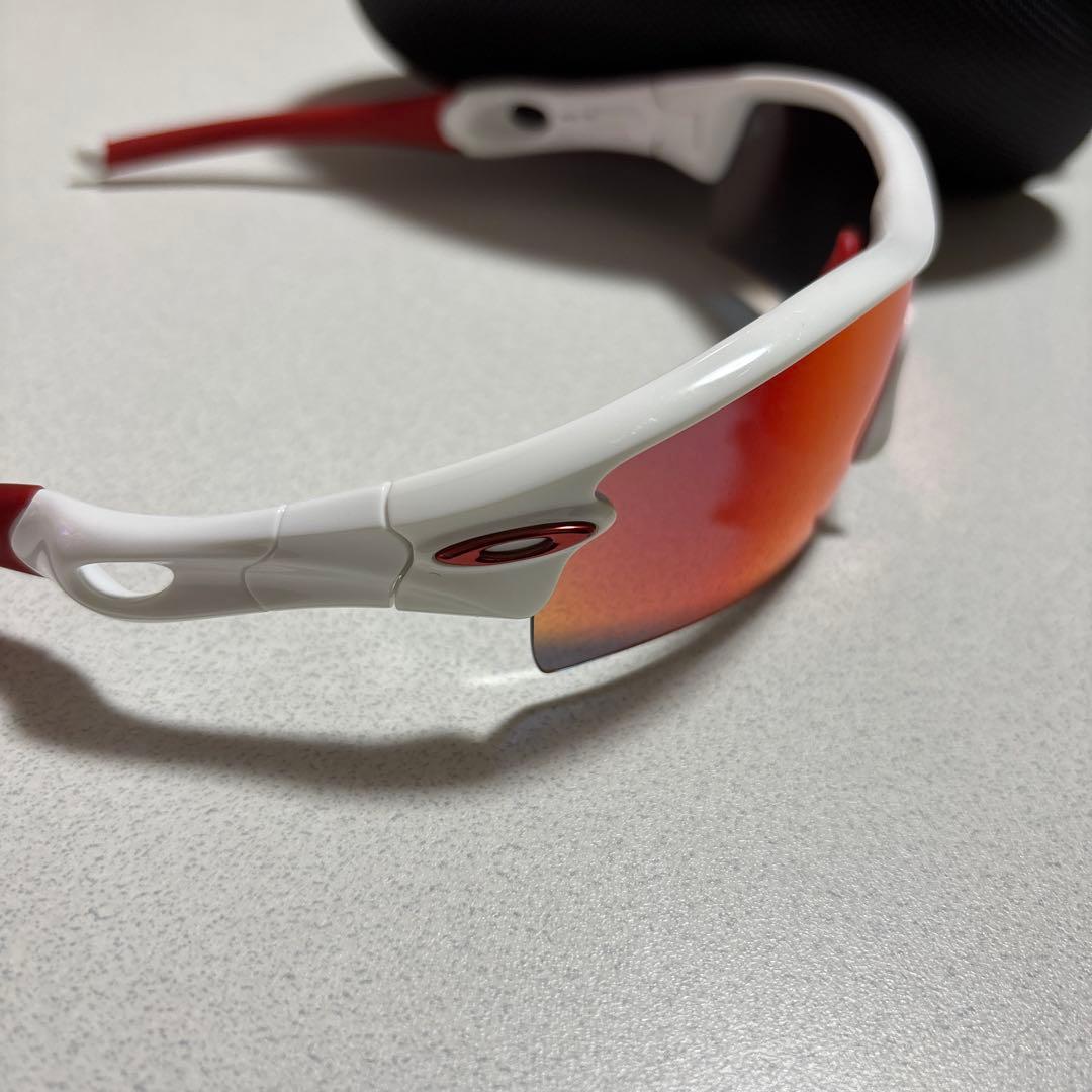 Oakley スポーツメガネ ホワイトフレーム 赤レンズ ケース付き