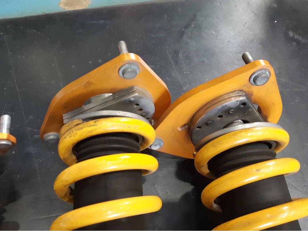 中古サスペンションKIT メーカー　オーリンズ