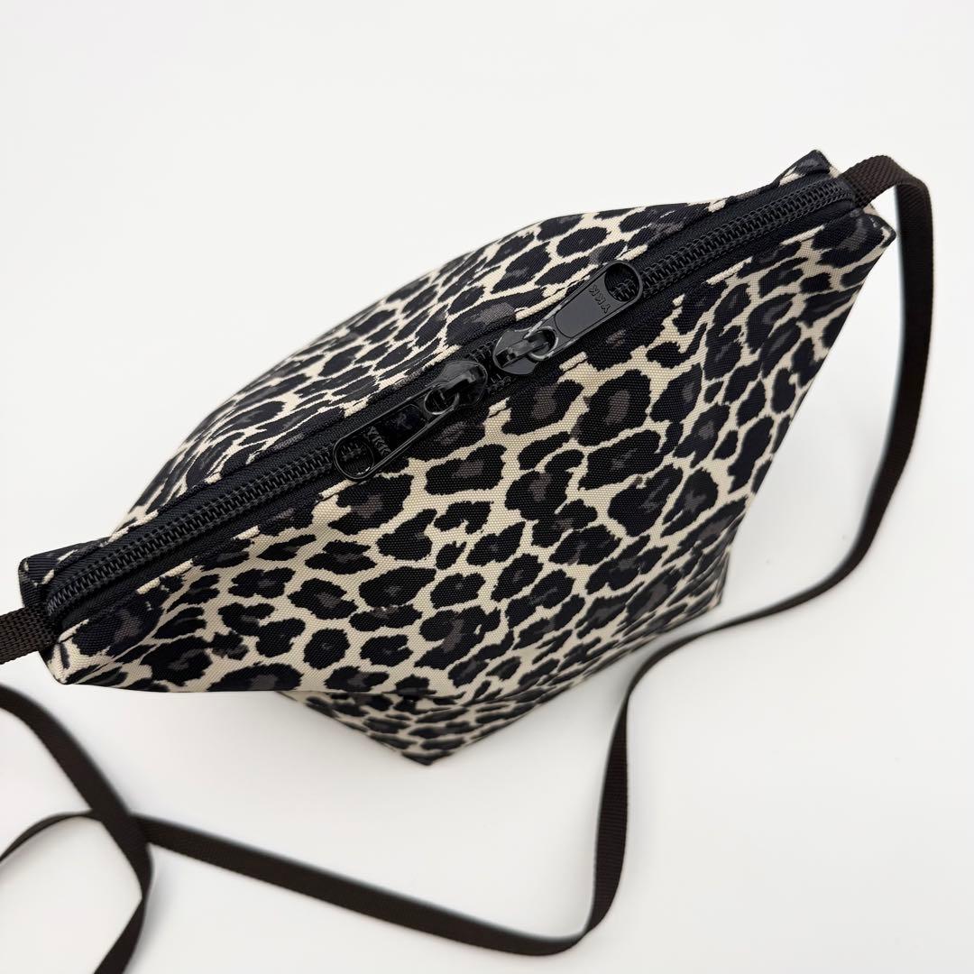 エルベシャプリエ 2885F 舟型ショルダーバッグ S パンサーブラン ヒョウ柄