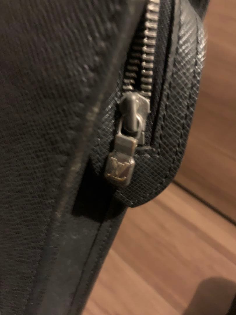 Louis Vuitton タイガ ポルトドキュマン ロザン M30052