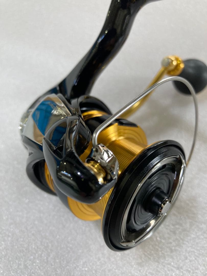 【美品】ダイワ　23レガリス　ＬＴ4000-ＣＸＨ　カスタム品