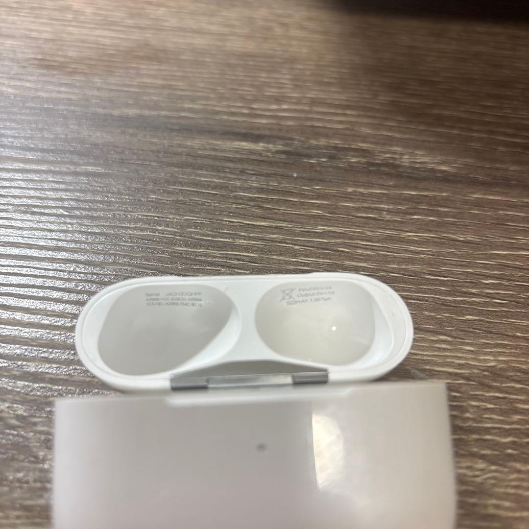 AirPods本体のみ　USB-C