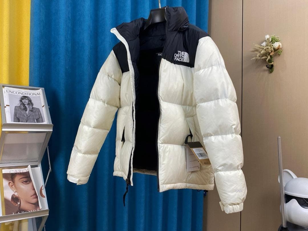 極美品【M】ザノースフェイス ヌプシ ホワイト ダウンジャケット