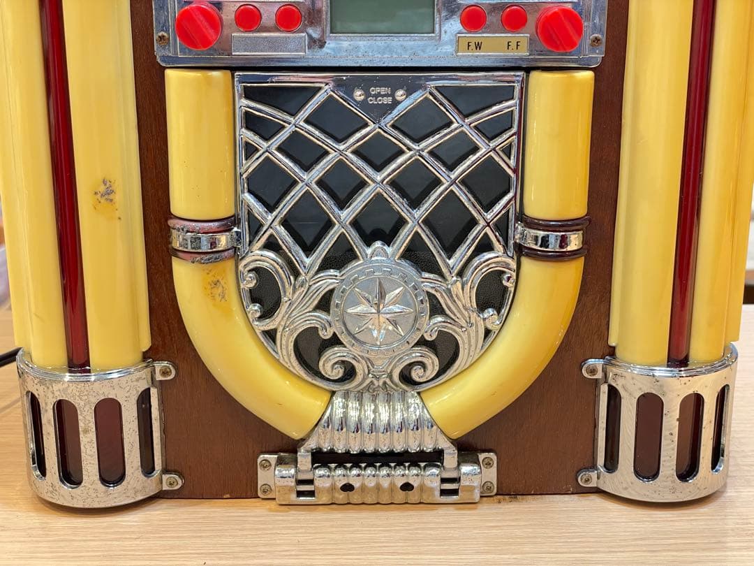 引取り推奨B7126【ウィンテック】 ジュークボックス型CDラジオ アンティーク