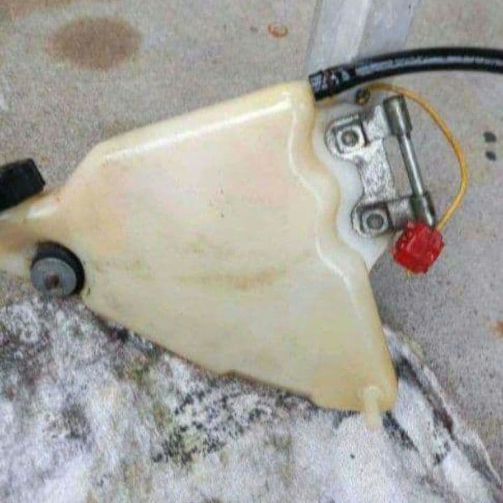 【Teru品】オイルタンク、フロントウィンカー、ウインカースイッチなど5点