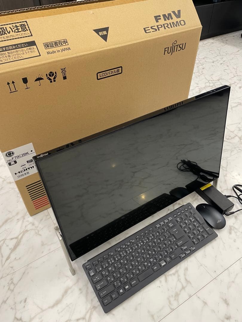 富士通エスプリモ【ESPRIMO FH70／C2　FMVF70C2BK】