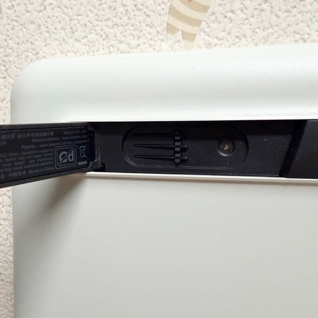 2022年製 Wacom ワコム One 液晶ペンタブレット DTC133W0D