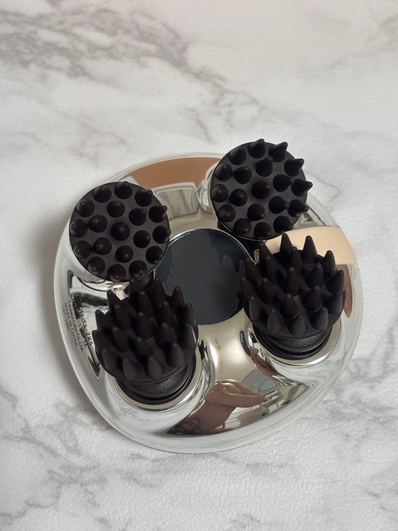 新品未使用 ZOGANKIN EMS美顔器 ゴールド 小顔ケア フェイスライン